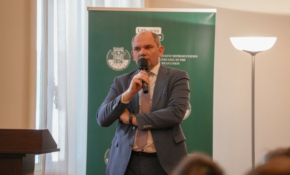 Ambasadorius N. Aleksiejūnas: Europai reikia realių pajėgumų, saugių sienų ir didesnių investicijų į gynybą