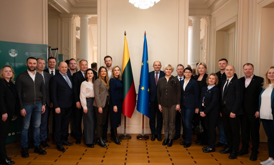 Ambasadorius su Lietuvos savivaldybių vadovais aptarė pasirengimą pirmininkavimui ES Tarybai
