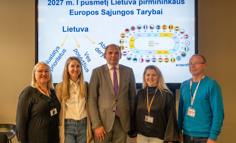 Atgal į mokyklą: ambasadorius susitiko su Briuselio Europos mokyklos lietuvių sekcijos mokiniais