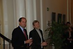 Ambassador's greeting to the artist and the guets
