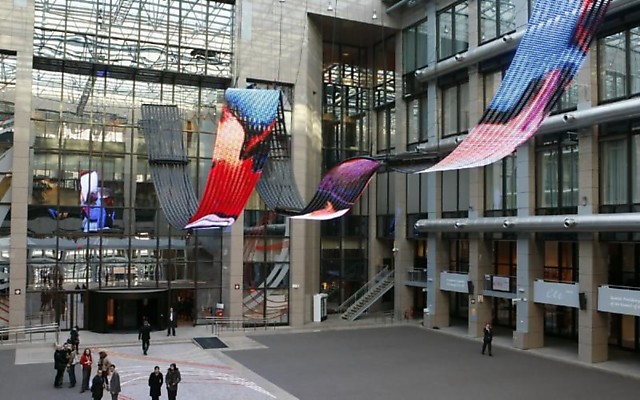 Daniel Canogar instaliacija „Perėjos“, Ispanijos pirmininkavimas, 2010 m.
